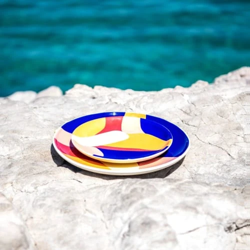 Assiettes Plates Assiette Alexandra Maisons Du Monde X Sakina M’Sa En Faïence Bleue, Orange, Jaune, Rouge Et Rose 2 Assiettes Plates Assiette Alexandra Maisons Du Monde X Sakina M’Sa En Faïence Bleue, Orange, Jaune, Rouge Et Rose – Image 2